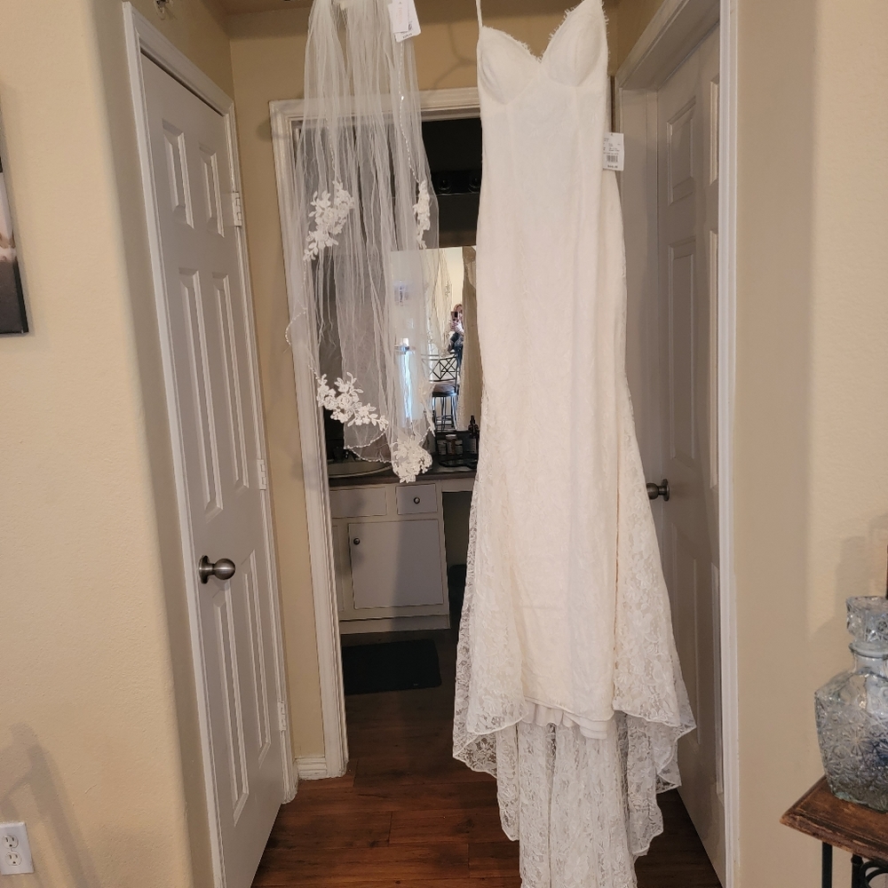 Wedding dress